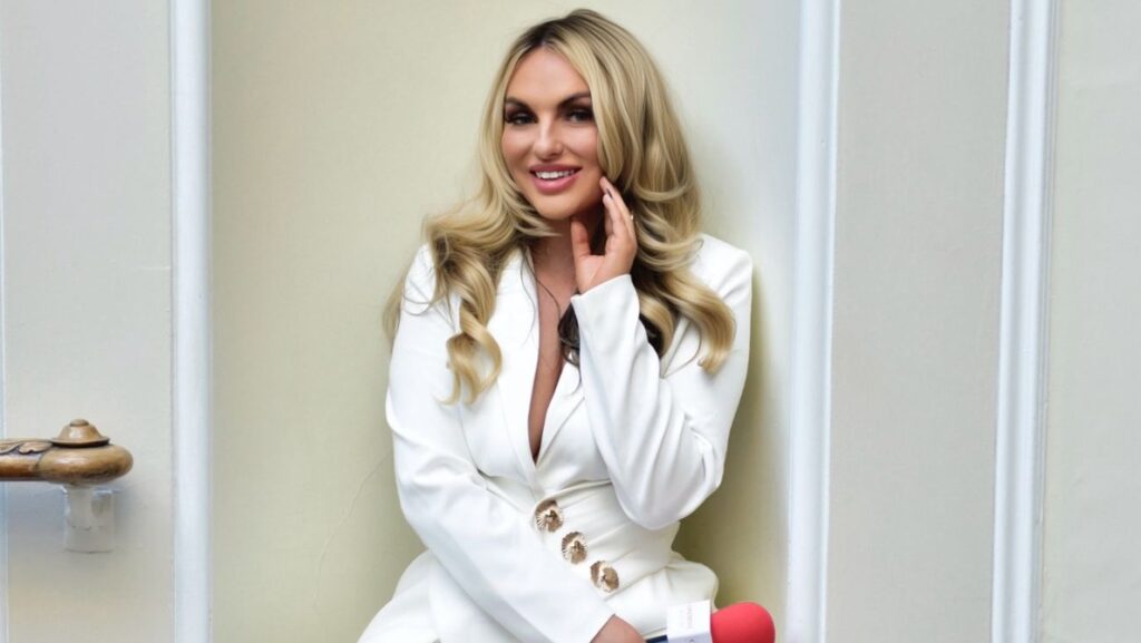 Dear 27 year old Me Dear 27 year old Me